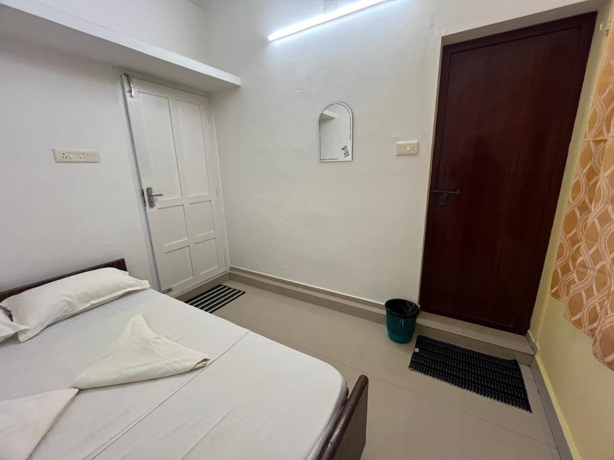 Segundo Home Kochi Екстер'єр фото