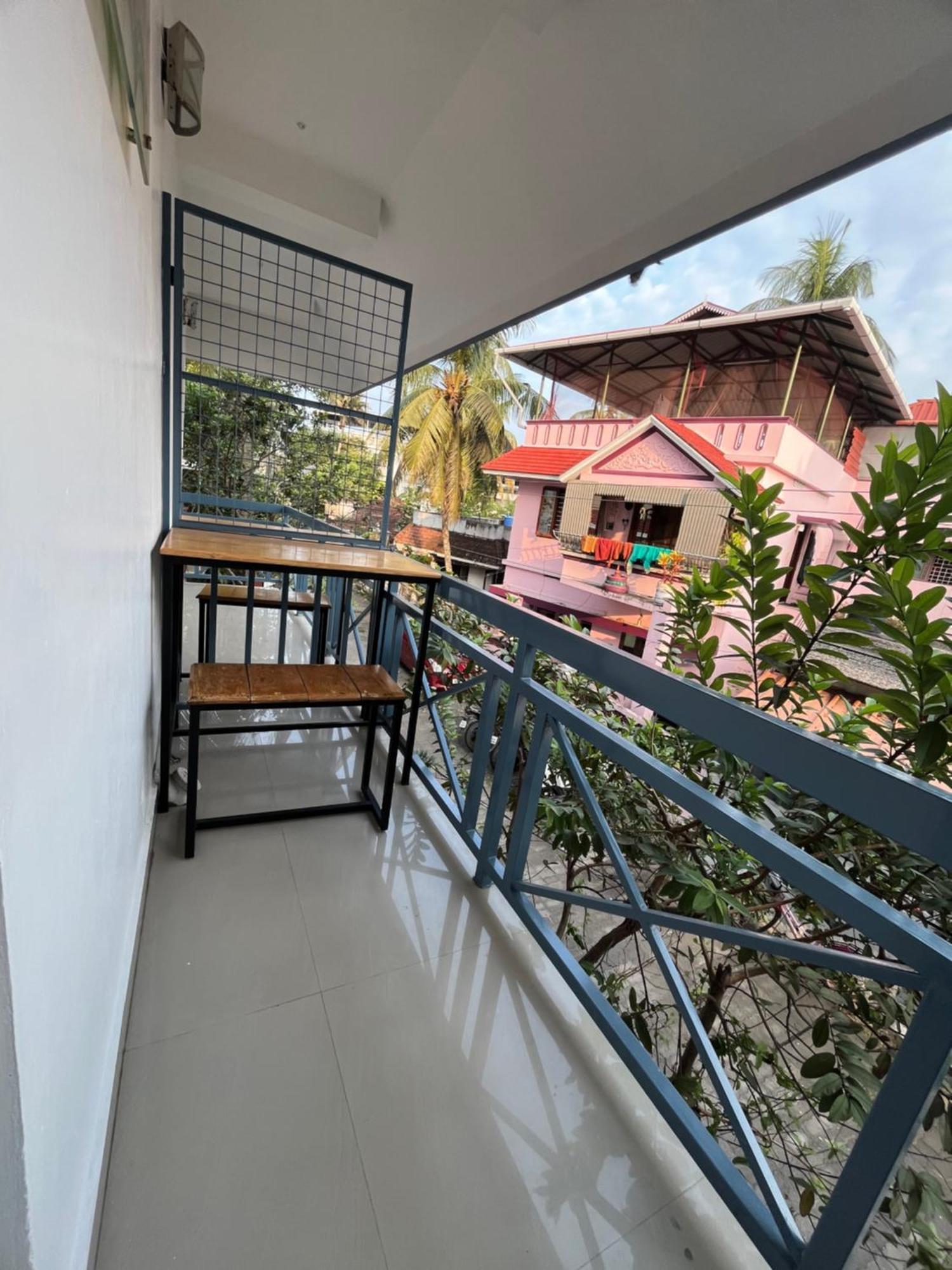 Segundo Home Kochi Екстер'єр фото
